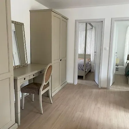 Villa Townhouse Rustik *