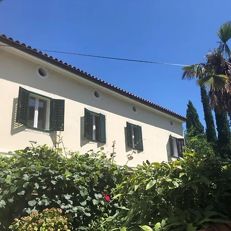 Villa Townhouse Rustik *